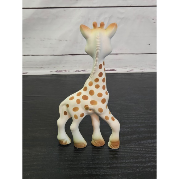 Vulli Sophie la Girafe Natural Rubber Teether Baby Toy Made in France Squeaker - Picture 2 of 2